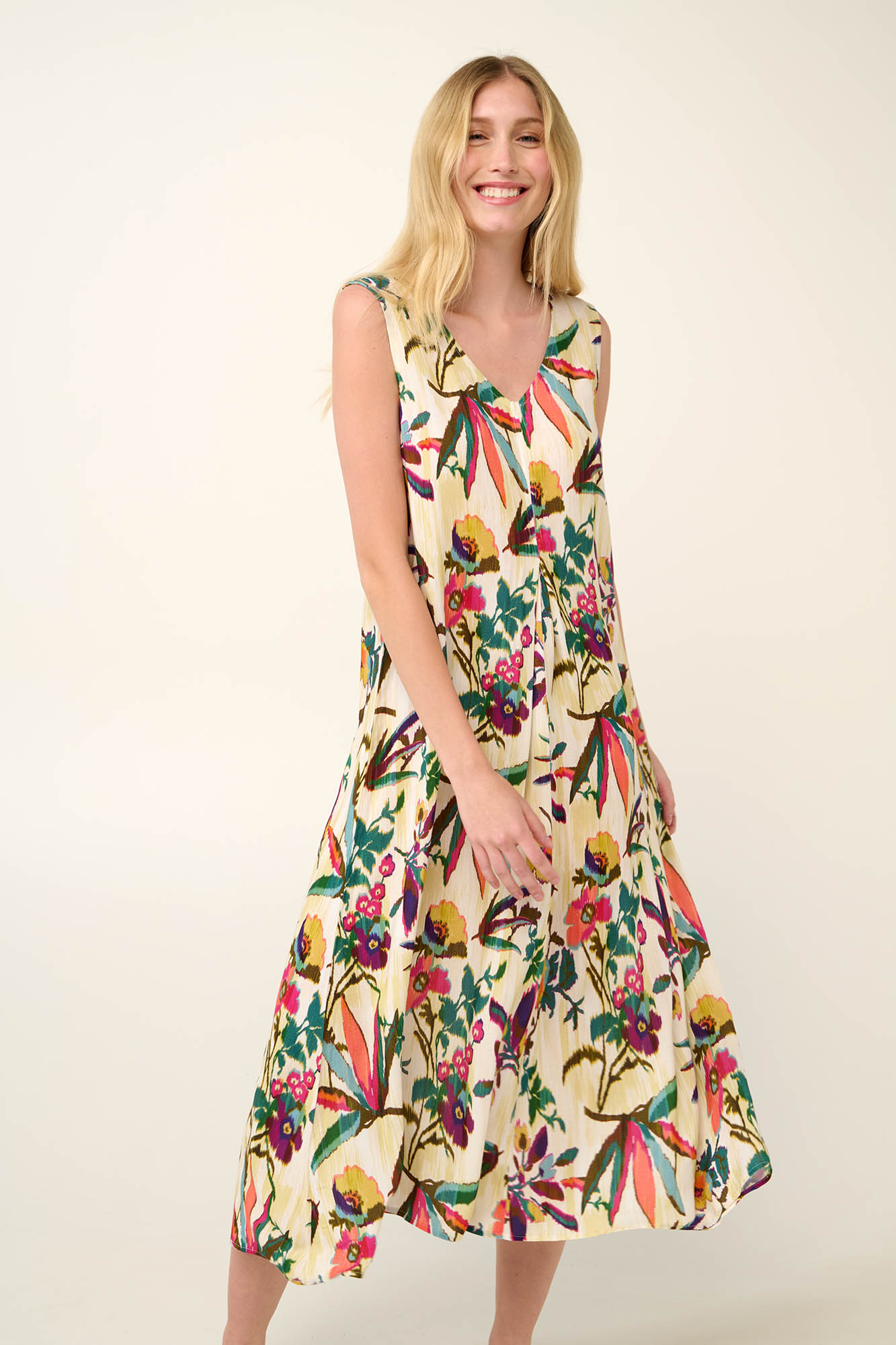 1_0873666403 Vamp - Μακρύ Καλοκαιρινό Φλοράλ Φόρεμα με Πιέτα - Image 1