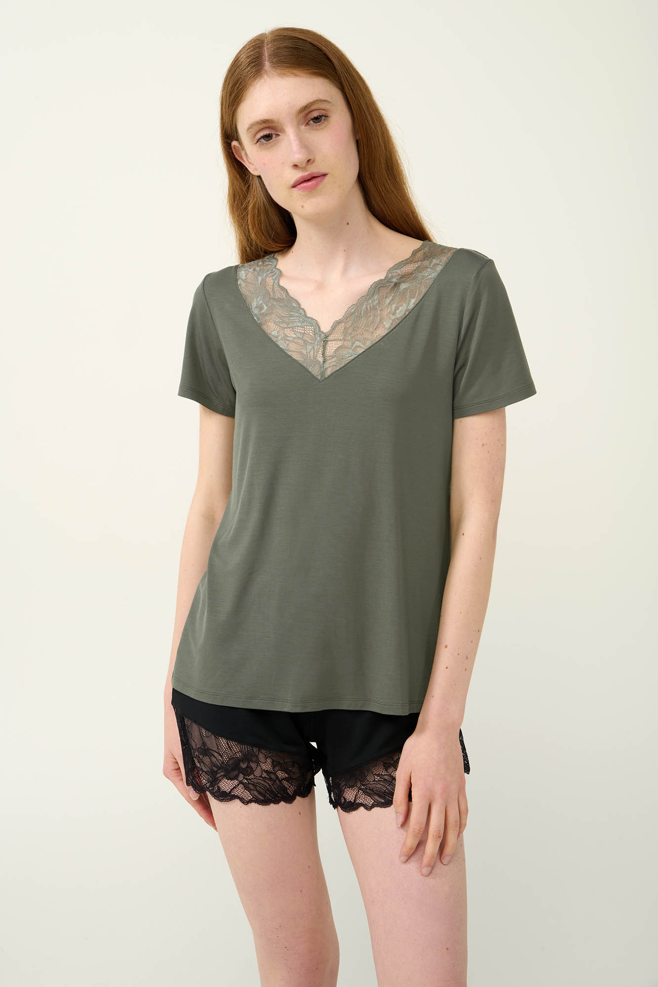 1_0016565885 Γυναικείο Micromodal Φανελάκι με Δαντέλα - Image 1