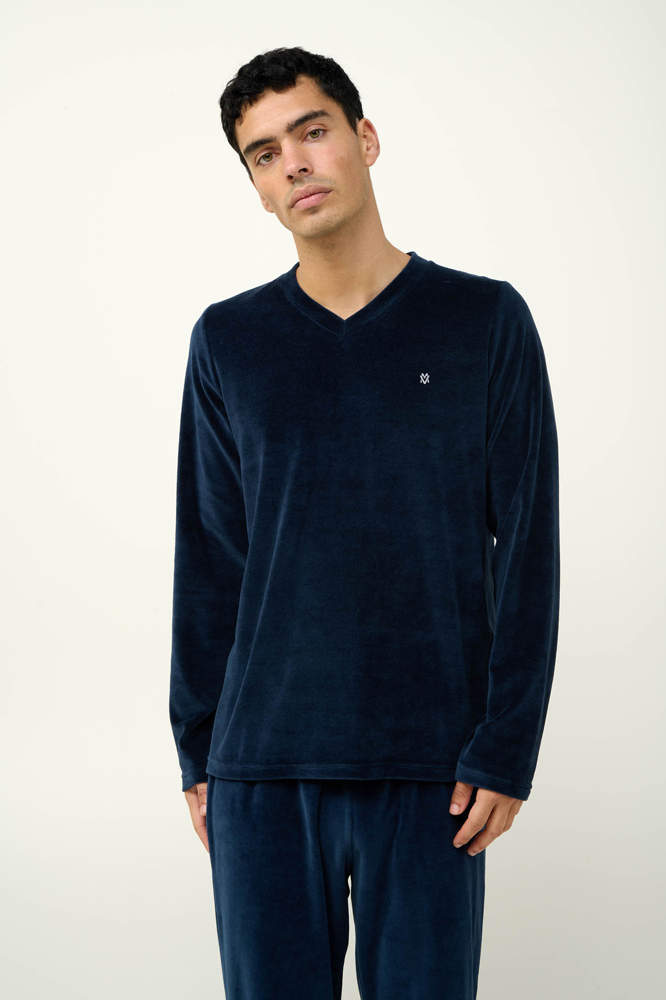 1_0140173465 Μονόχρωμη Ανδρική Velvet Πυτζάμα - Image 1