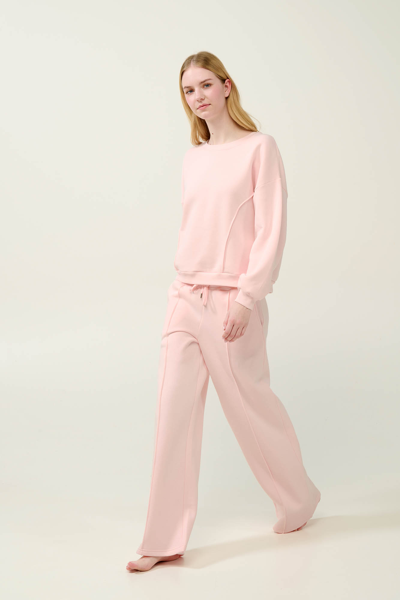 1_0343799512 Μονόχρωμη Φούτερ Γυναικεία Φόρμα - Image 1