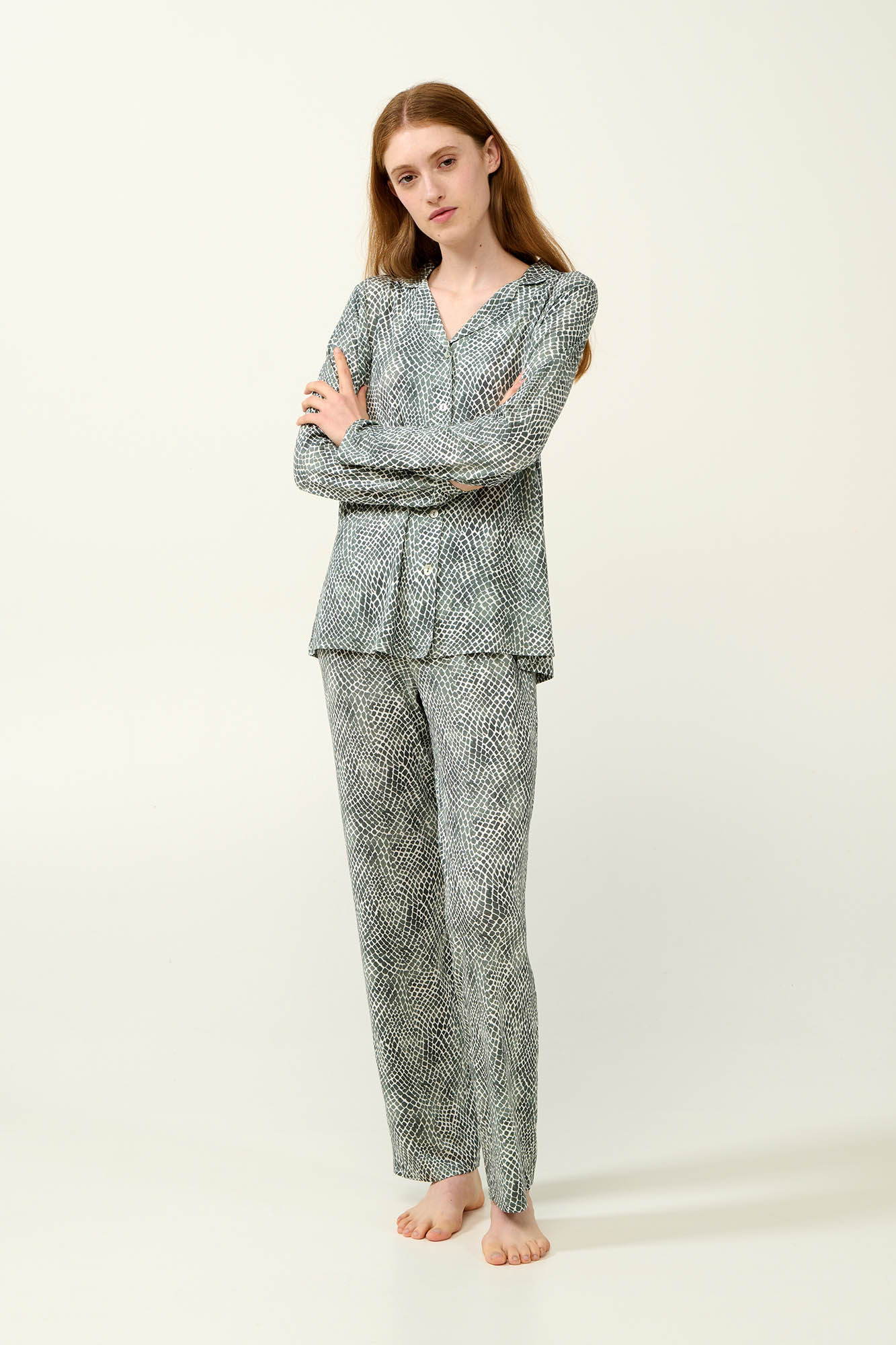 1_0488794800 Κουμπωτή Γυναικεία Πυτζάμα Micromodal - Image 1