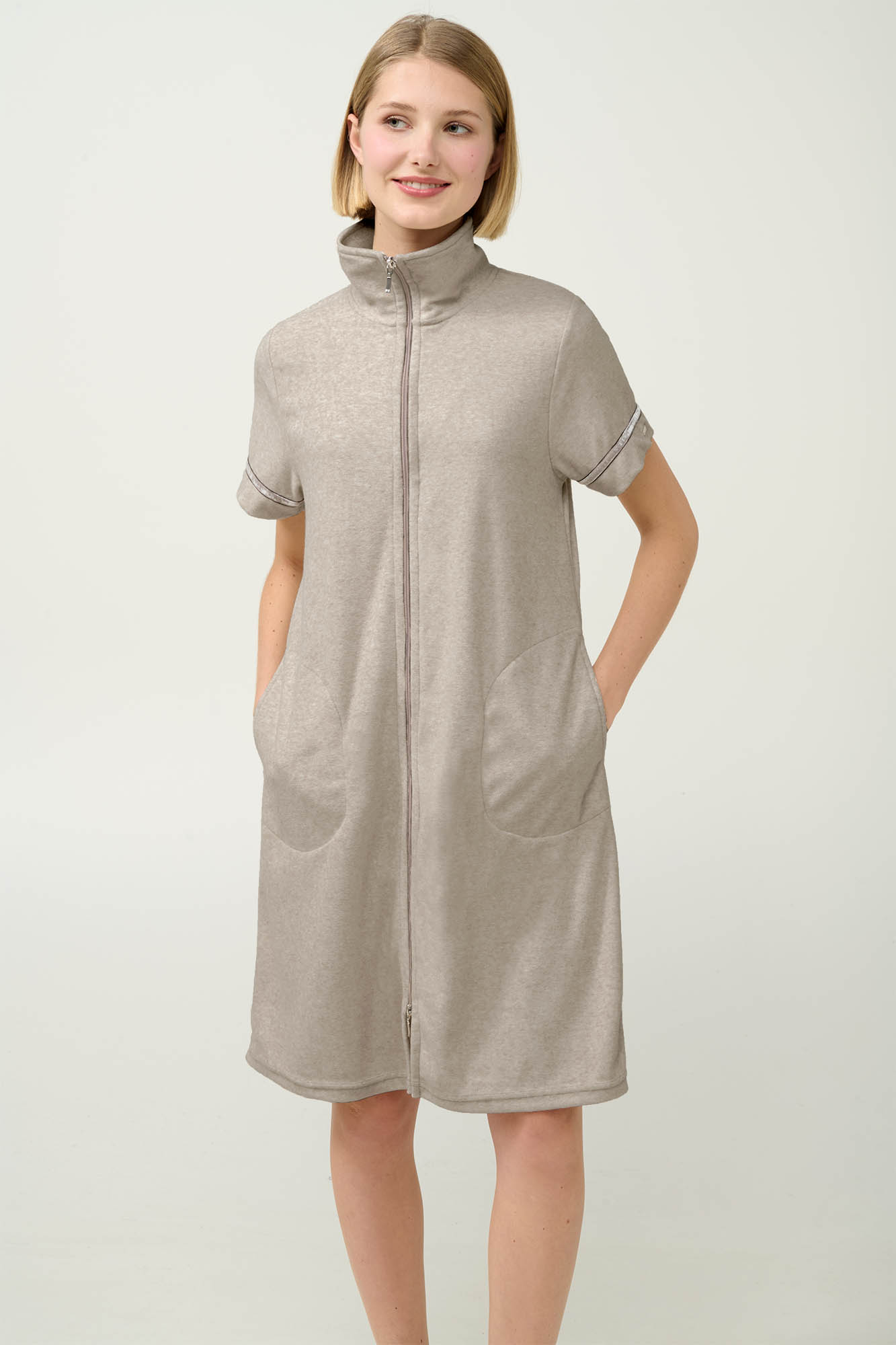 1_0735580019 Γυναικείο Frottee Ρόμπα με Κοντό Μανίκι - Image 1