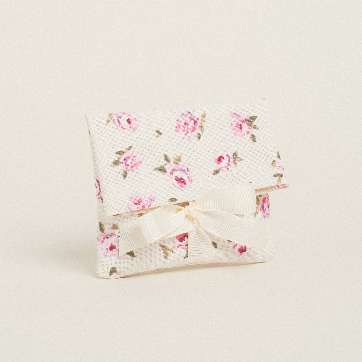 3ed68702-66bf-41e3-8223-435dc5bceabe-3 Beauty Home ΠΟΥΓΚΙ ΜΕ ΚΟΡΔΕΛΑ 12 x 17 cm ΜΙΝΙ ΦΛΟΡΑΛ ΕΚΡΟΥ - Image 1