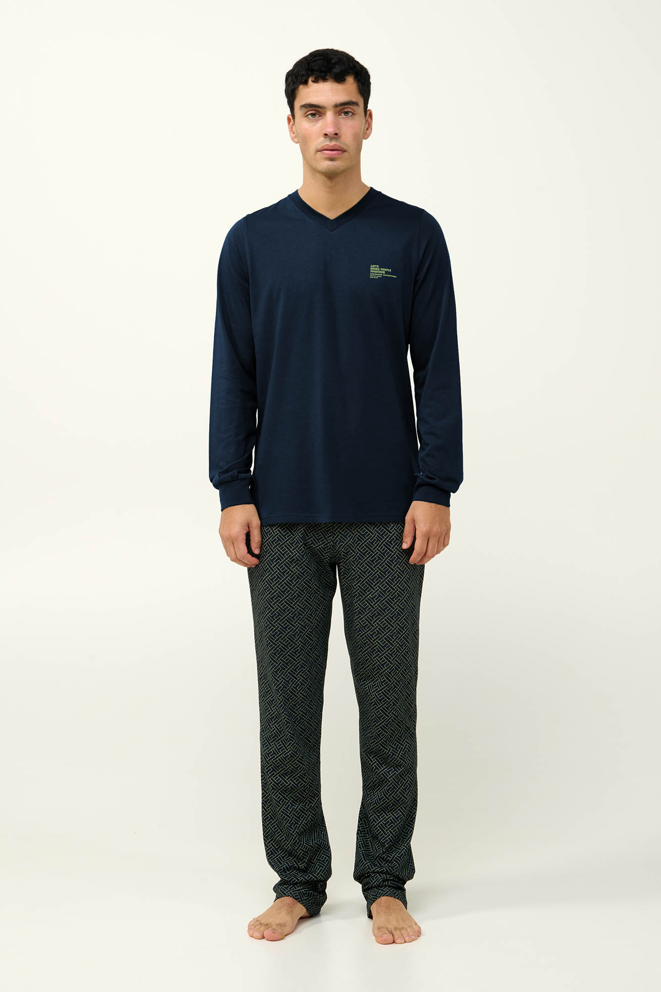 4_0357905803 Ανδρική Βαμβακερή Πυτζάμα με V Λαιμόκοψη - Image 1