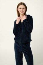 Γυναικεία Velvet Φόρμα με Κουκούλα - Image 2