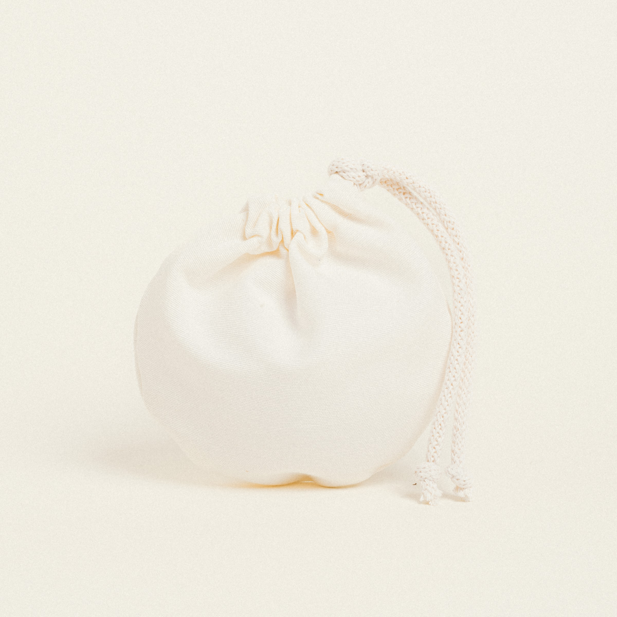 5299999136110-423 Beauty Home ΠΟΥΓΚΙ ΟΒΑΛ ΜΕ ΚΟΡΔΟΝΙ ΜΟΝΟΧΡΩΜΟ PREMIUM 13 x 14 cm - Image 1