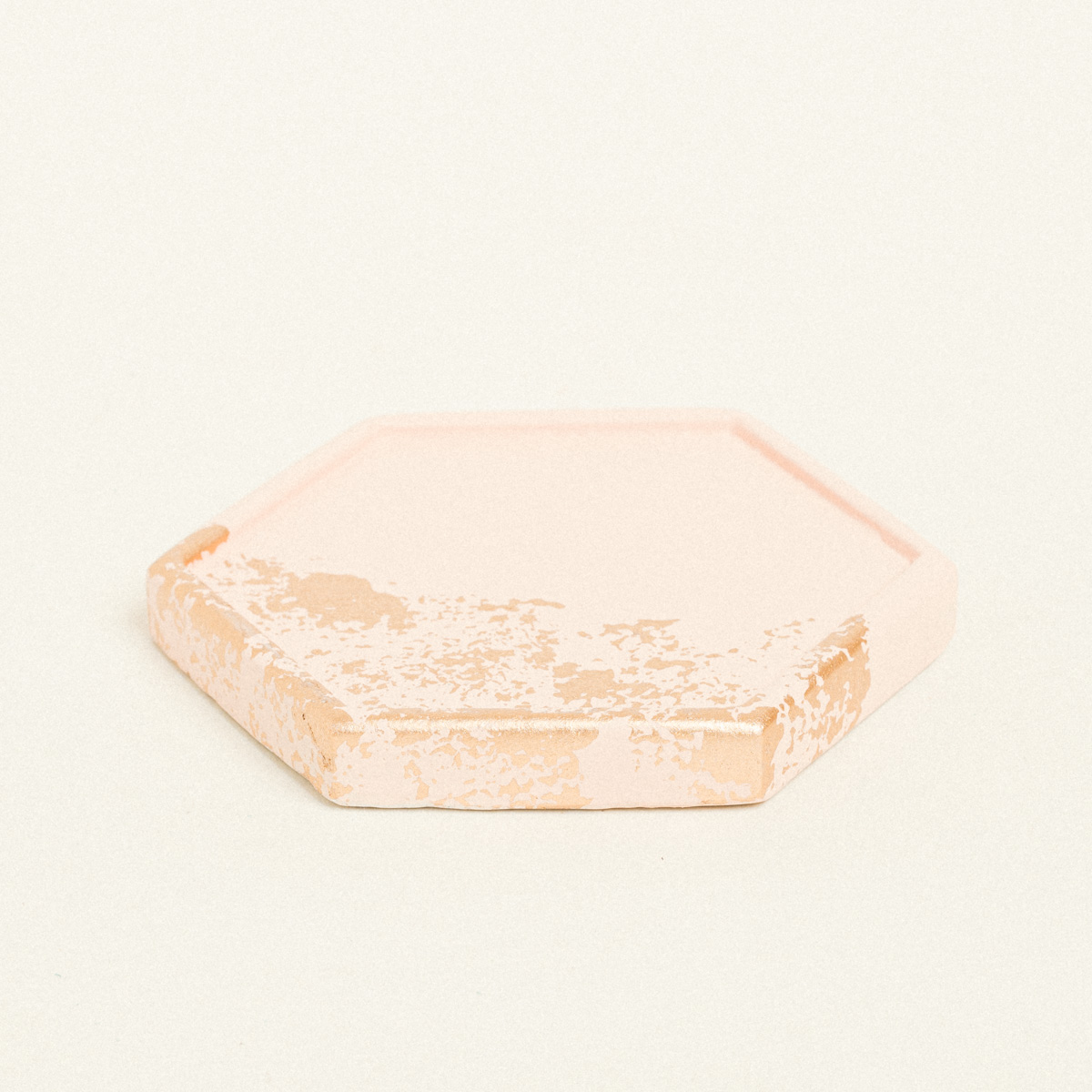 5299999153339-1 Beauty Home ΚΕΡΑΜΙΚΟ ΠΟΛΥΓΩΝΟ ΣΟΥΒΕΡ ΜΕ ΧΡΥΣΕΣ ΛΕΠΤΟΜΕΡΕΙΕΣ 9 x 10 X 1,2 cm ΣΟΜΟΝ / ΧΡΥΣΟ - Image 1