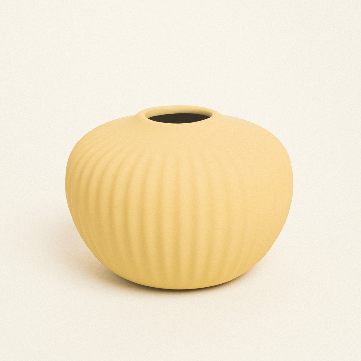 5299999246611-3 Beauty Home Ματ Κεραμικό Βάζο 15 cm x 11 cm - Image 1