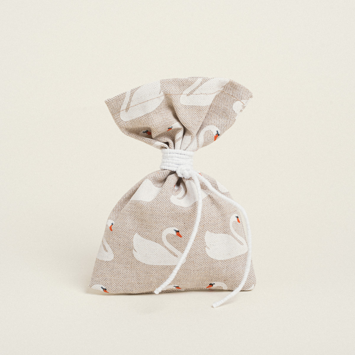 703985b7-48d2-4cd9-a4f6-6e0a537945a7-3 Beauty Home ΠΟΥΓΚΙ ΥΦΑΣΜΑΤΙΝΟ ΜΕ ΣΧΕΔΙΟ ΚΥΚΝΟΥΣ12 x 17 cm - Image 1