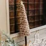 Beauty Home Έλατο με γούνα ταμπά σε ξύλινη βάση και αστέρι με χρυσό γκλίτερ Ø7 x 33 - Image 2