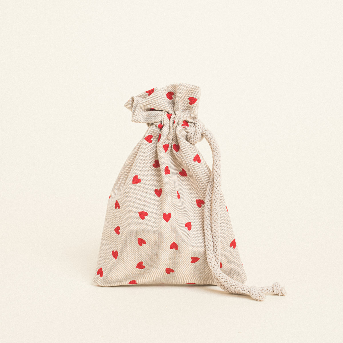 bf5aec7e-cb01-4b07-a3c5-832df9210575 Beauty Home ΠΟΥΓΚΙ ΜΕ ΚΟΡΔΟΝΙ 12 x 17 cm ΜΙΚΡΕΣ ΚΟΚΚΙΝΕΣ ΚΑΡΔΙΕΣ - Image 1