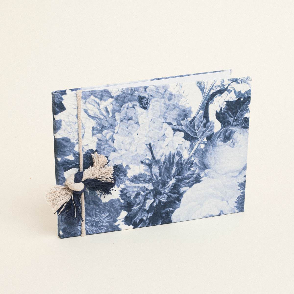 c2a4ceca-27eb-4ba9-89d8-1b019c6a1176 Beauty Home ΒΙΒΛΙΟ ΕΥΧΩΝ ΜΠΛΕ ΛΟΥΛΟΥΔΙΑ - Image 1