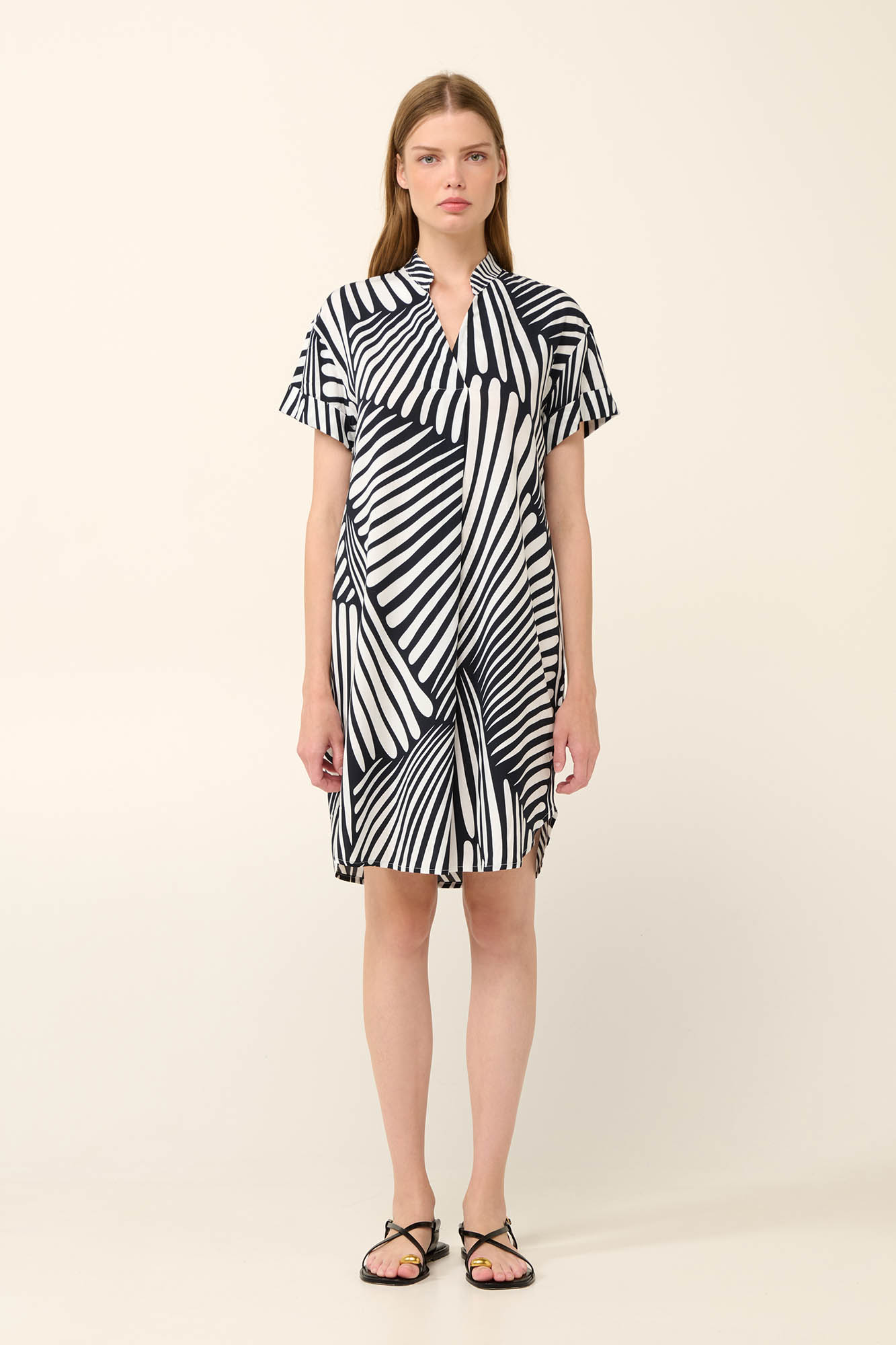 Καλοκαιρινό Φόρεμα από Ποπλίνα με Λαιμόκοψη V