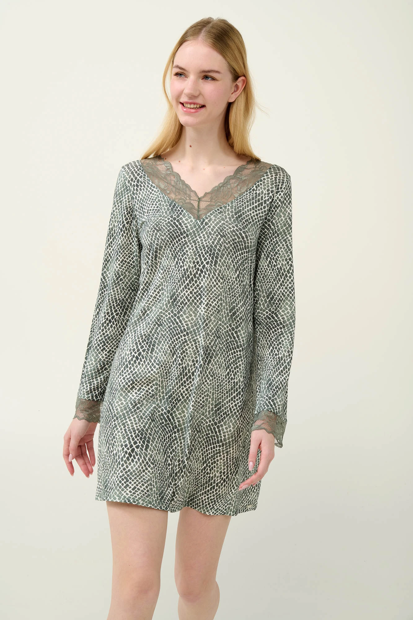 Micromodal Νυχτικό με Δαντέλα