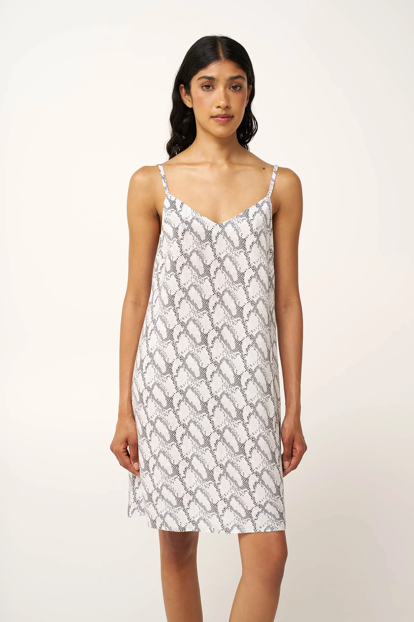 1_0566437389 Νυχτικό με Τιράντες από Ποπλίνα