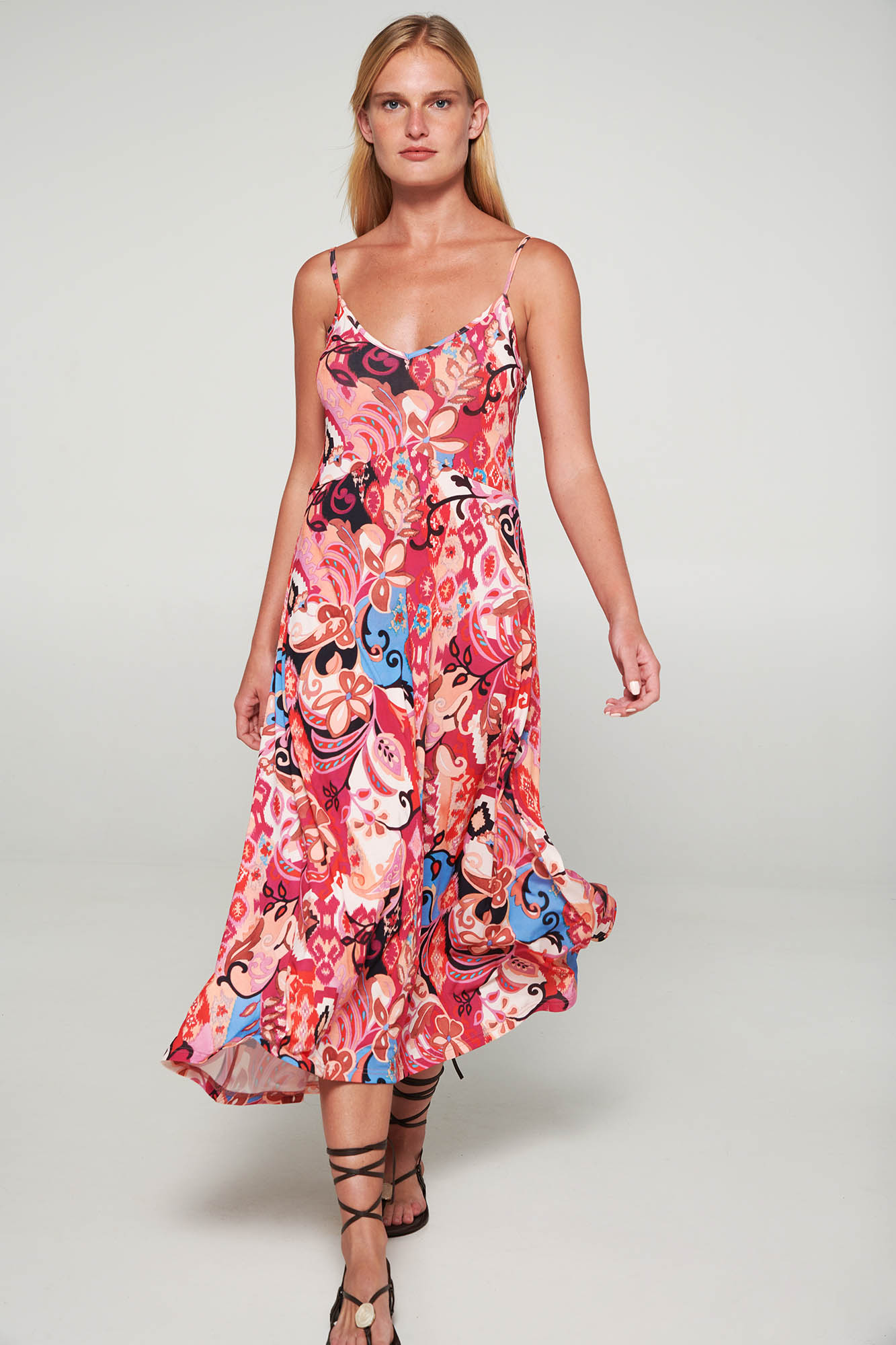 1_0572567777 Φόρεμα με Τιράντες - Image 1