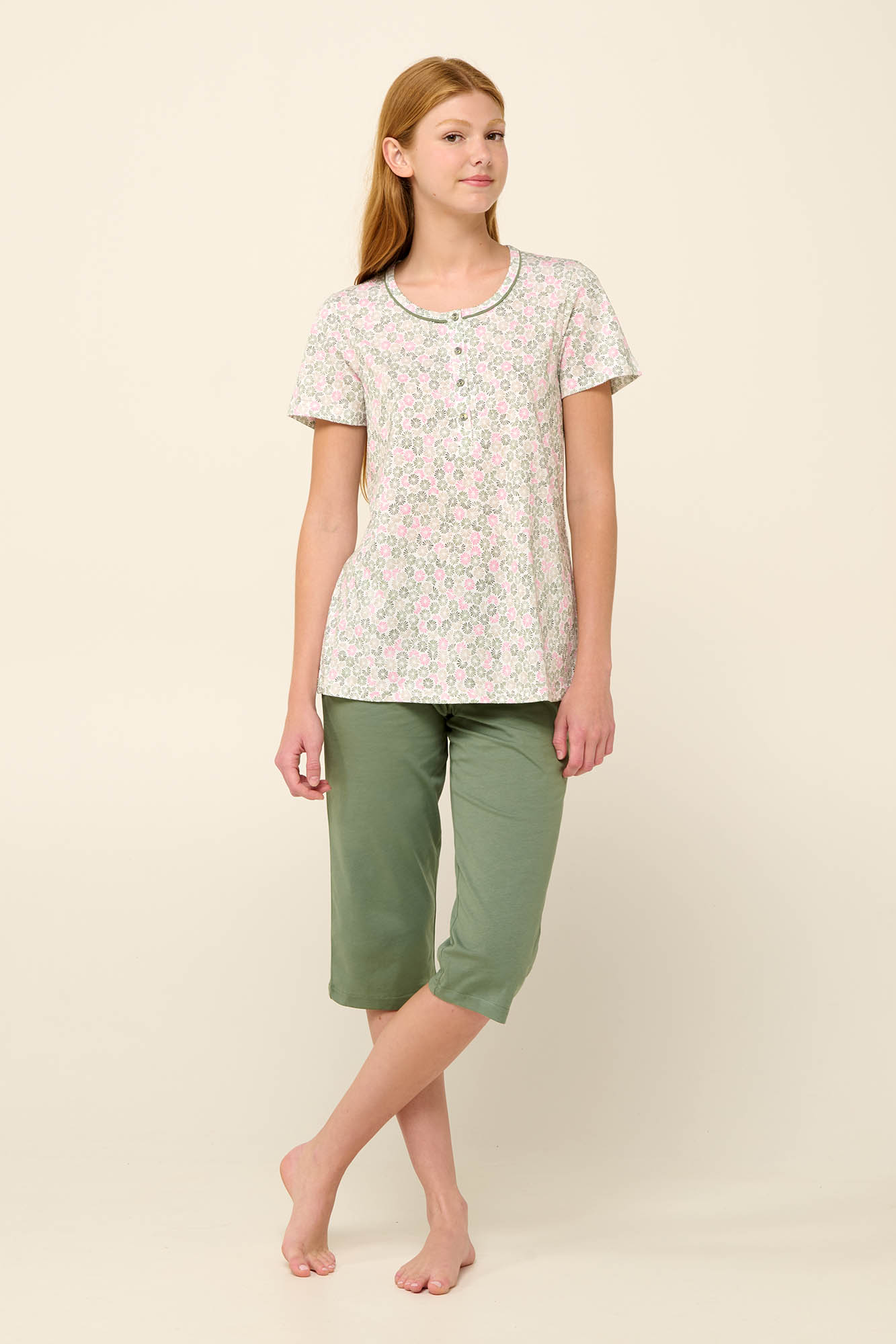 Βαμβακερή Γυναικεία Πυτζάμα με Κάπρι Παντελόνι