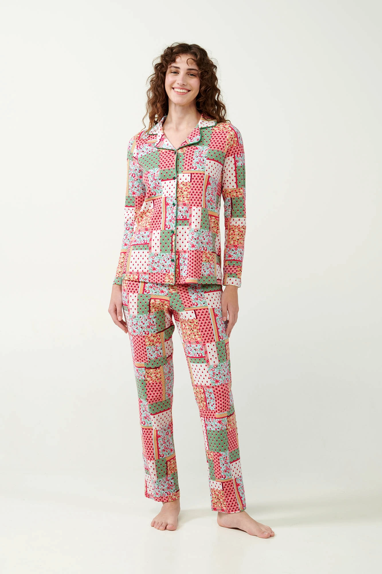 1_0672240399 Κουμπωτή Πυτζάμα Interlock με Vintage Patchwork Μοτίβο