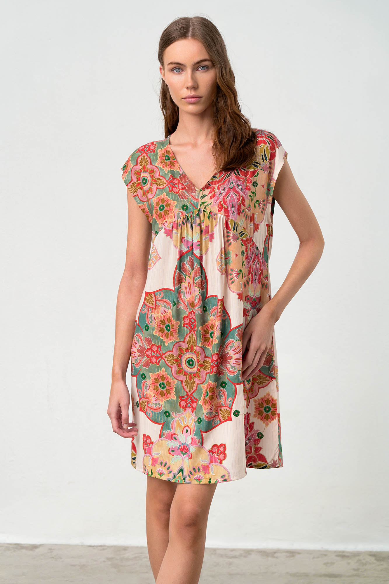 1_0864209260 Εμπριμέ Αμάνικο Φόρεμα - Image 1