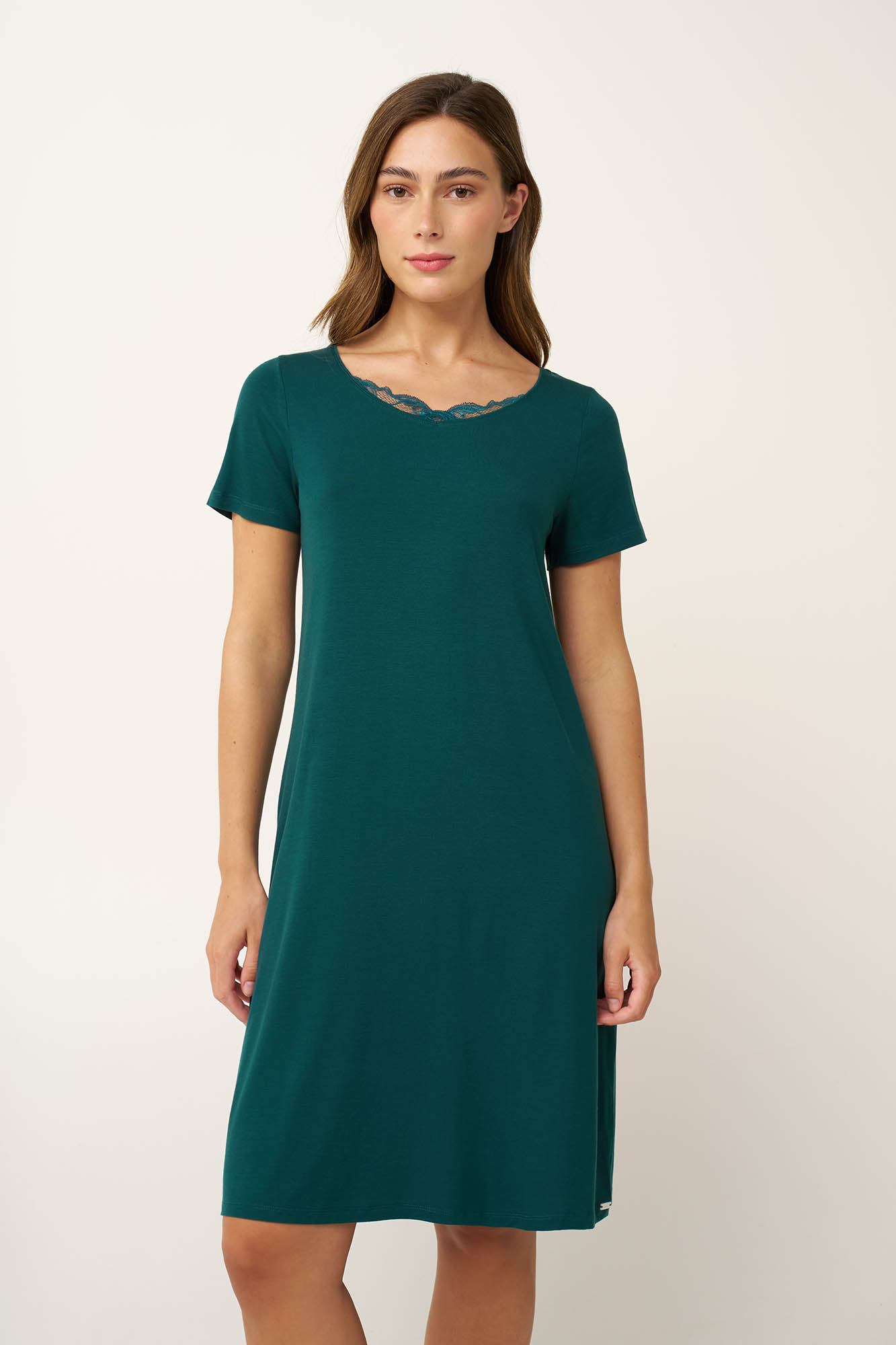 Μονόχρωμο Νυχτικό Micromodal  με Δαντέλα