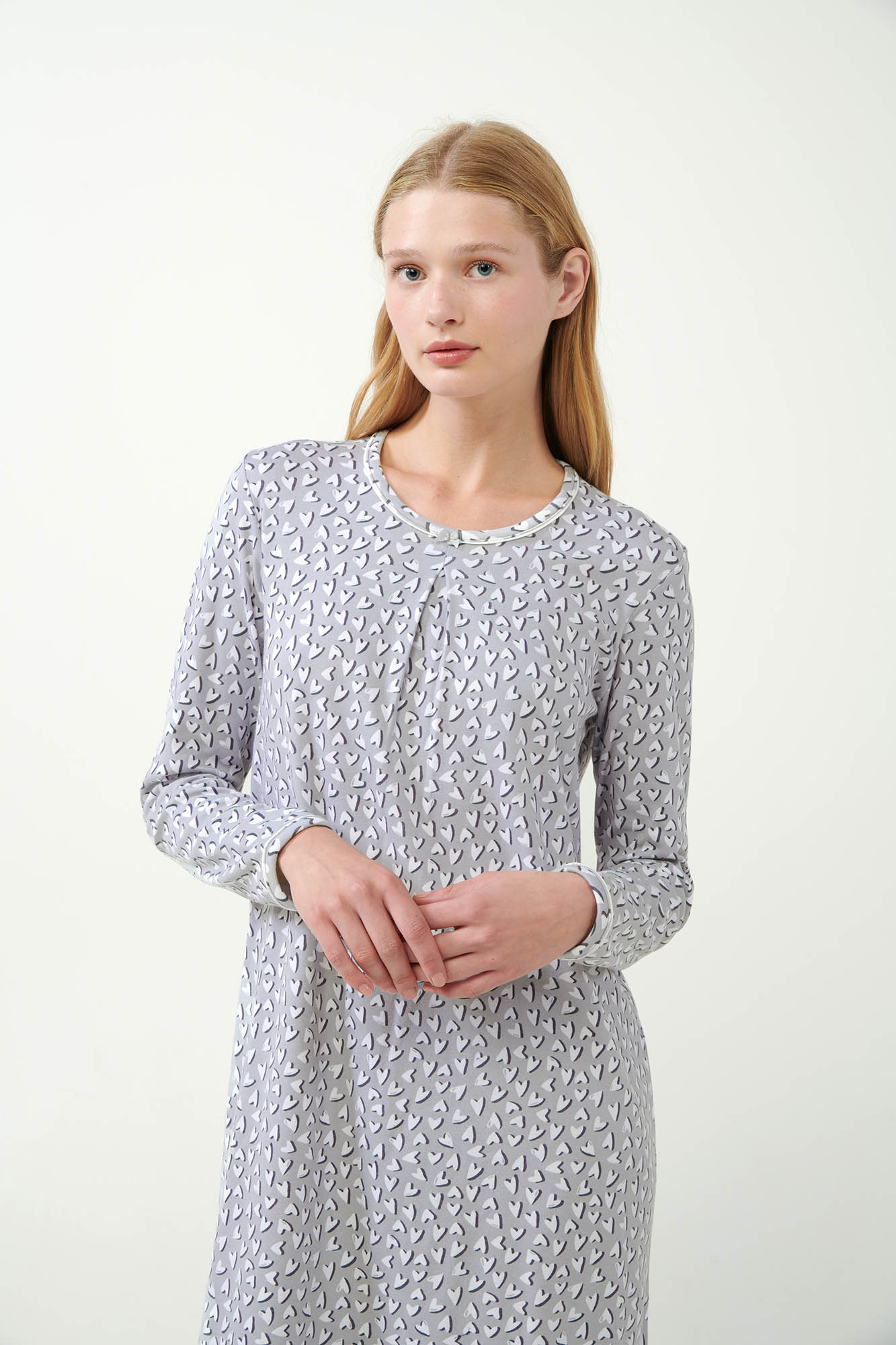 2_0067838428 Εμπριμέ Interlock Νυχτικό με Πιέτα