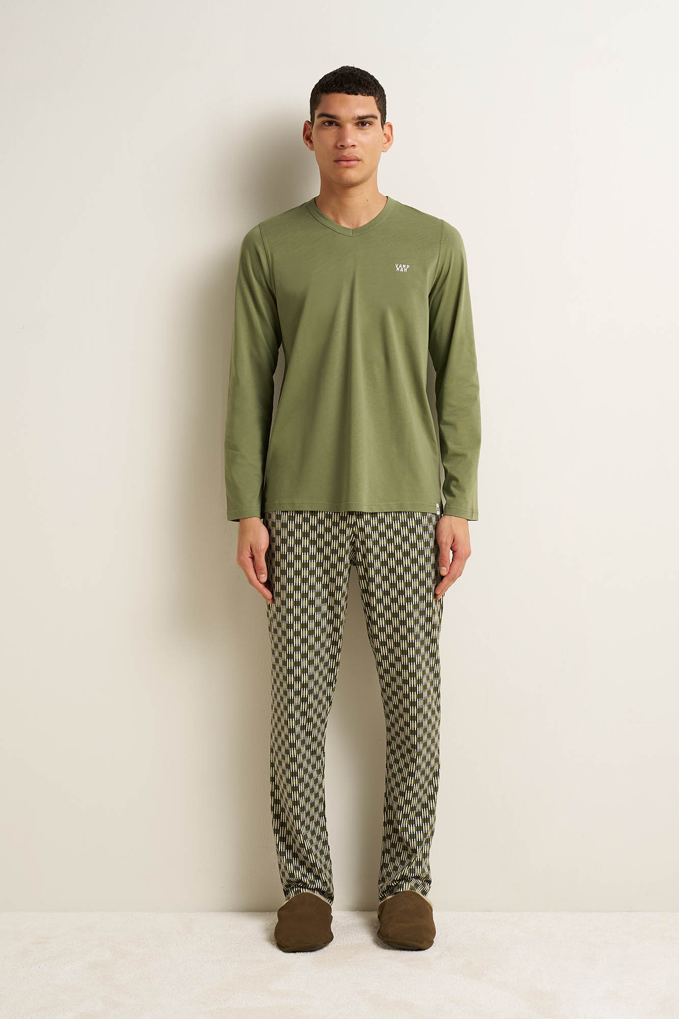 Ανδρική Βαμβακερή Πυτζάμα με V Λαιμόκοψη