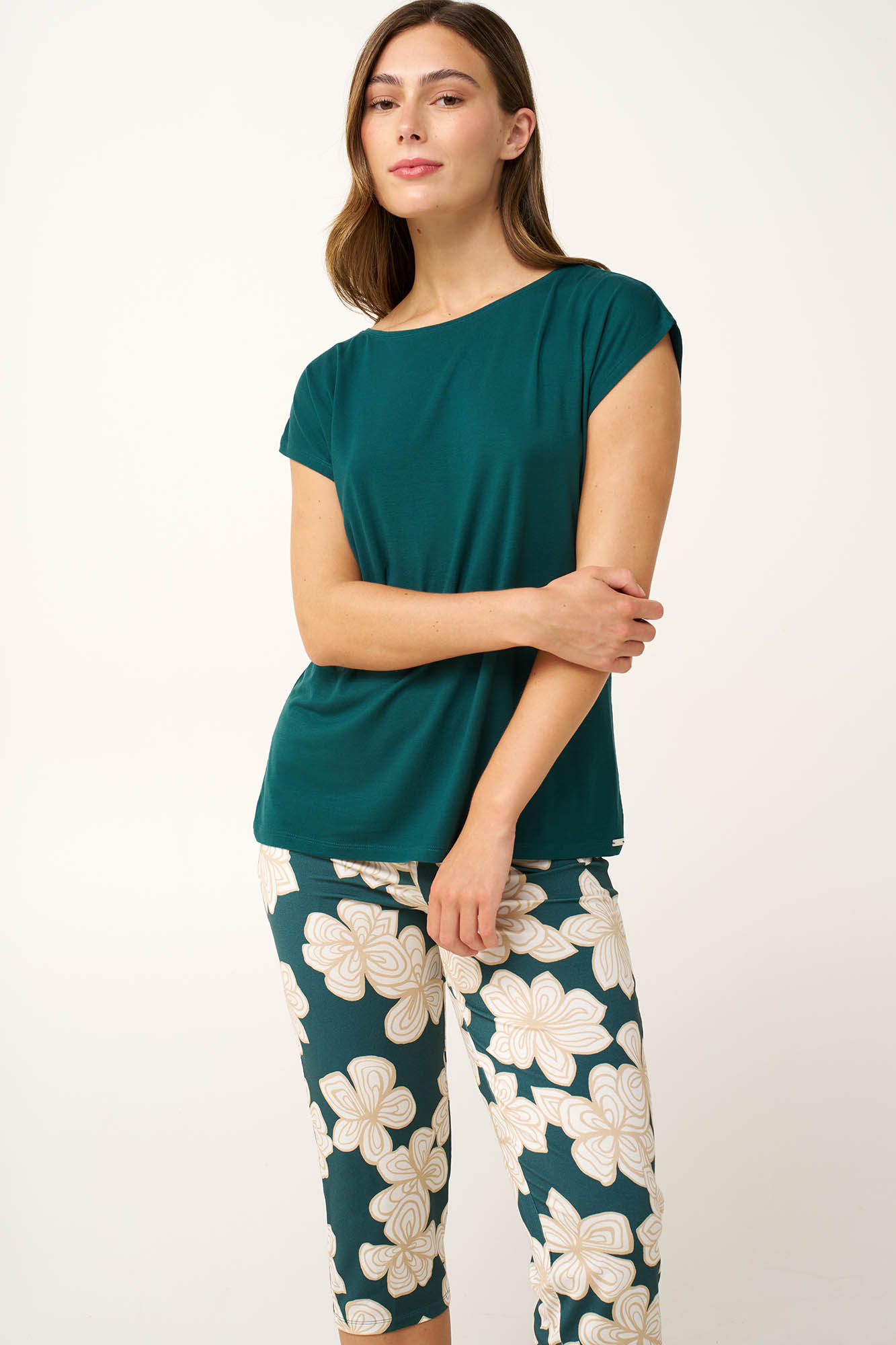 Γυναικεία Micromodal Πυτζάμα με Κάπρι Παντελόνι