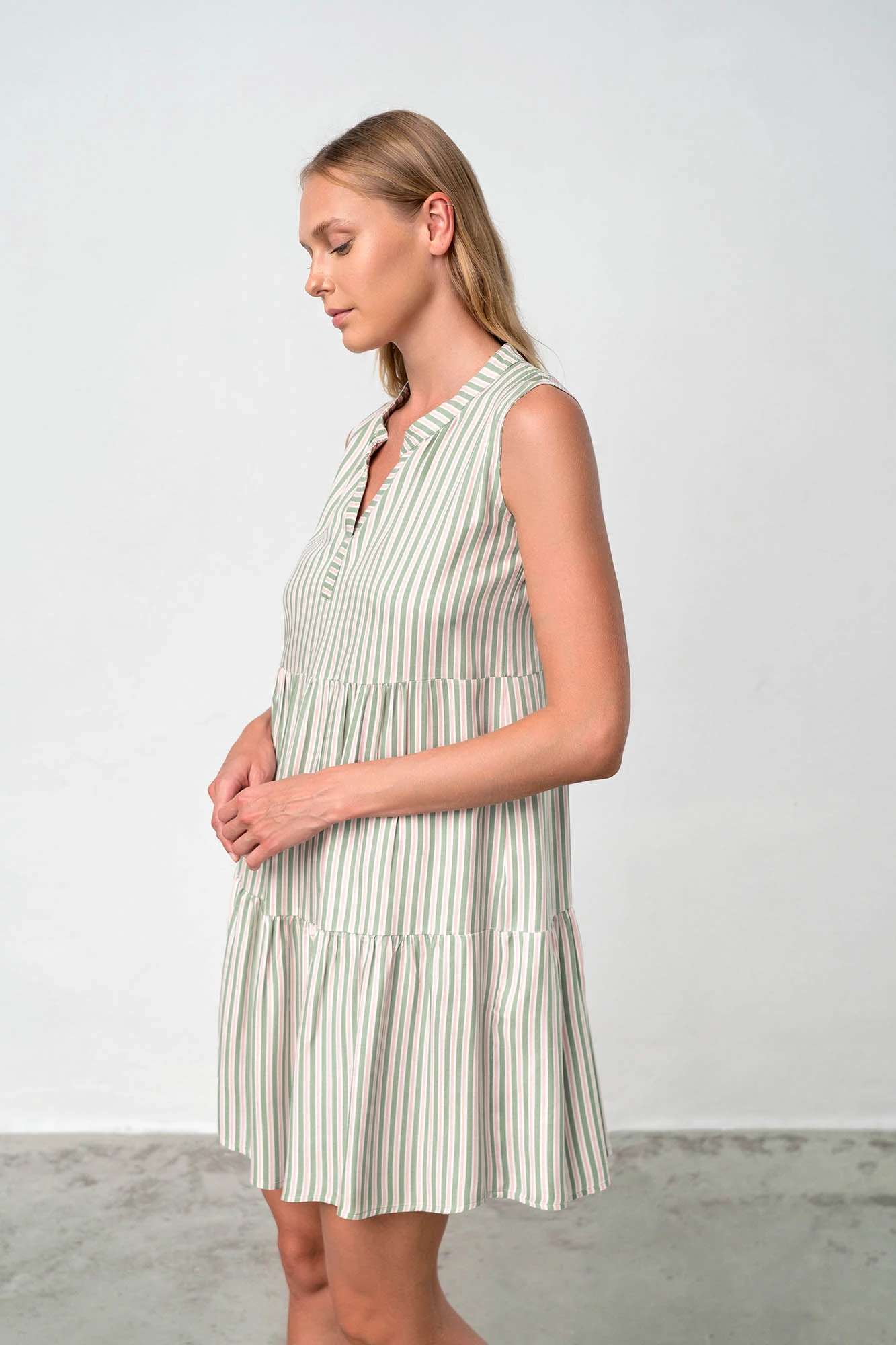 3_0147277032 Αμάνικο Ριγέ Νυχτικό