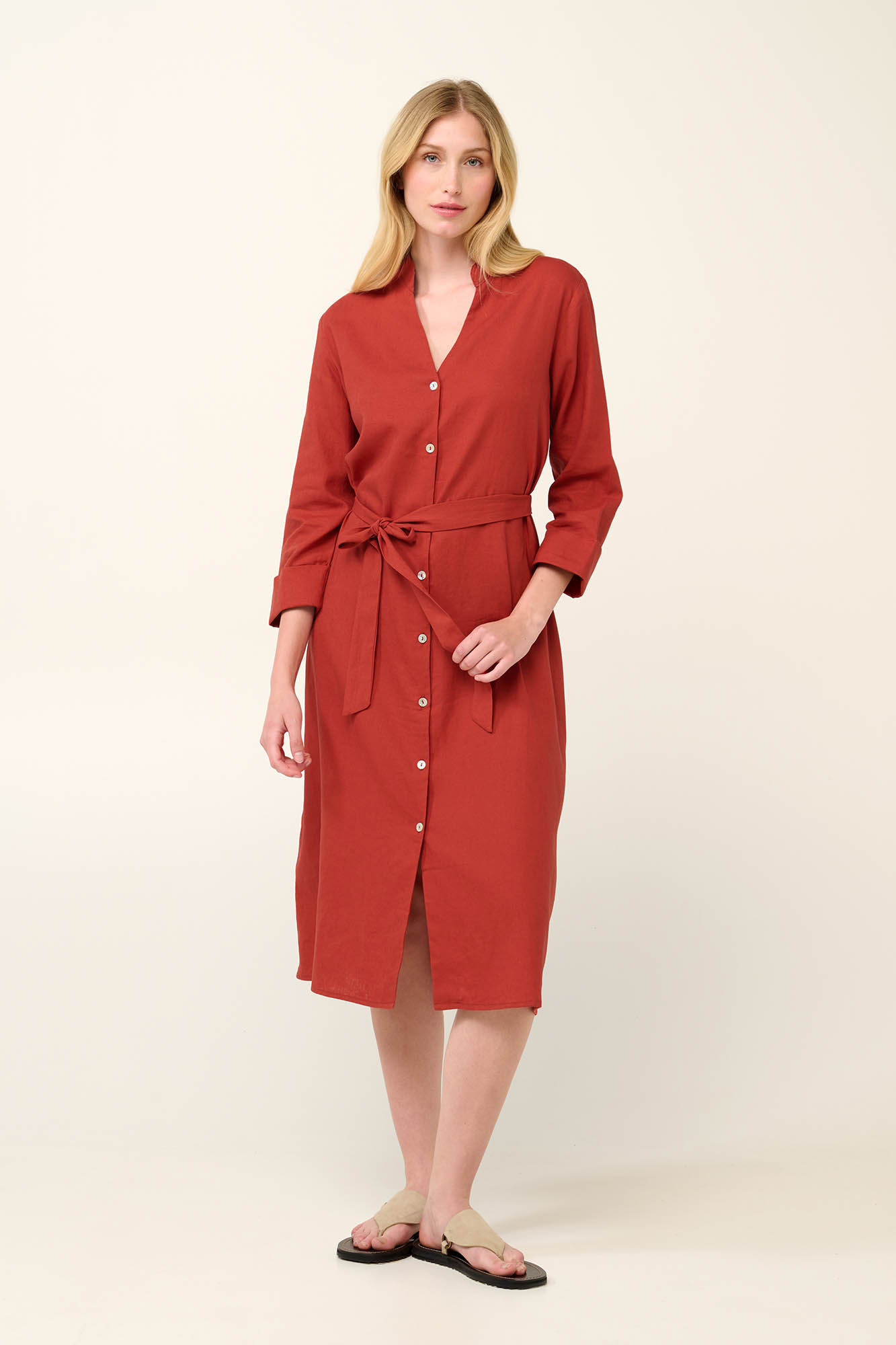 3_0583346367 Κουμπωτό Καλοκαιρινό Φόρεμα με Μανίκι