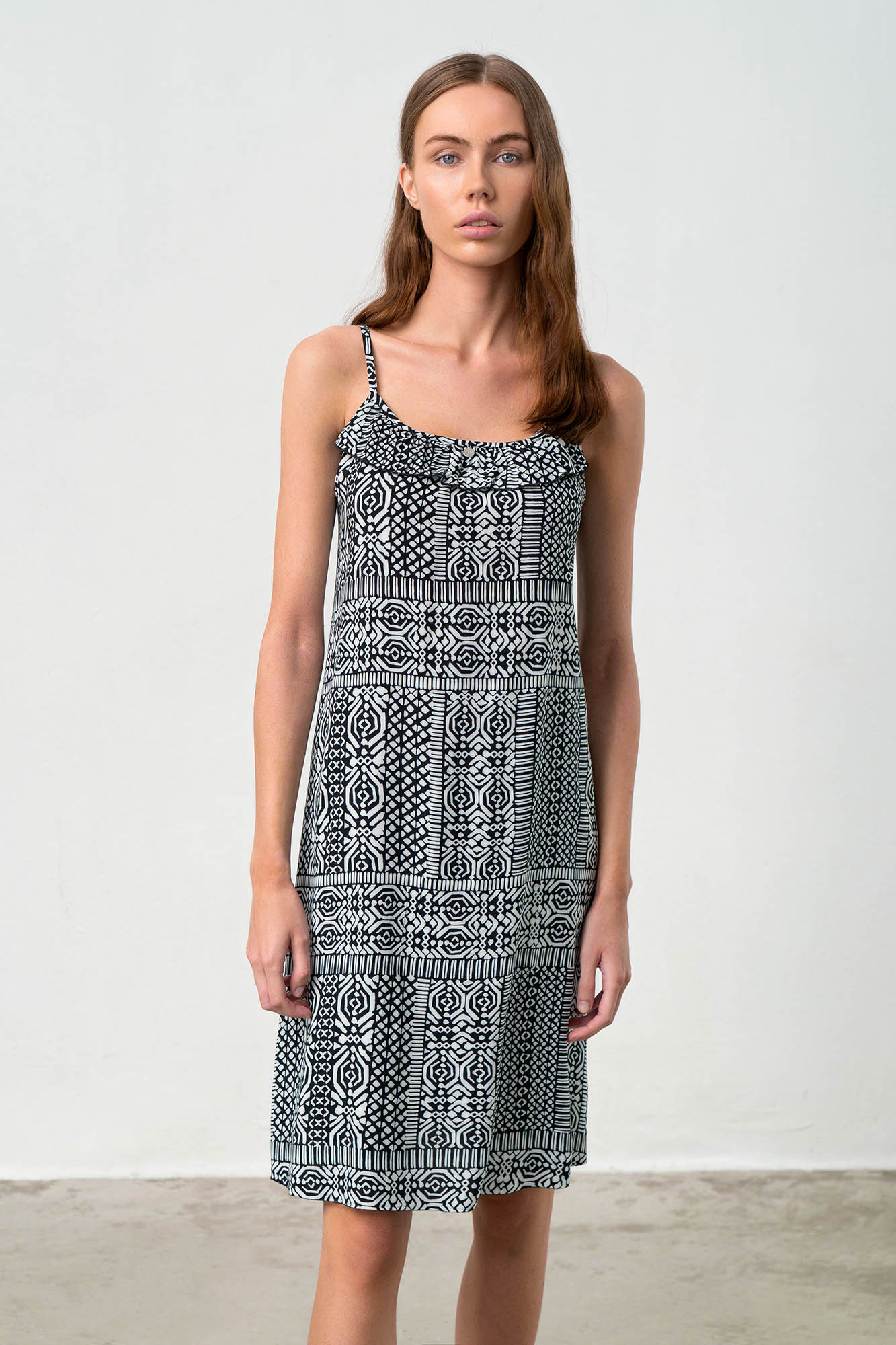 3_0652844841 Φόρεμα με Τιράντες