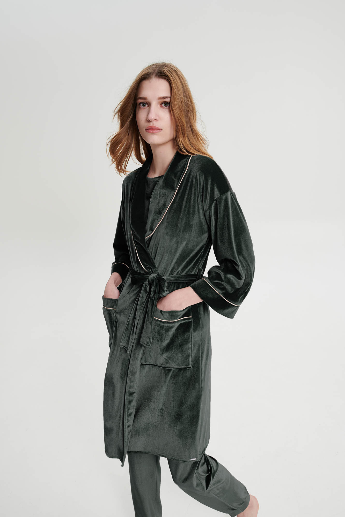 Μονόχρωμη Σταυρωτή Ρόμπα