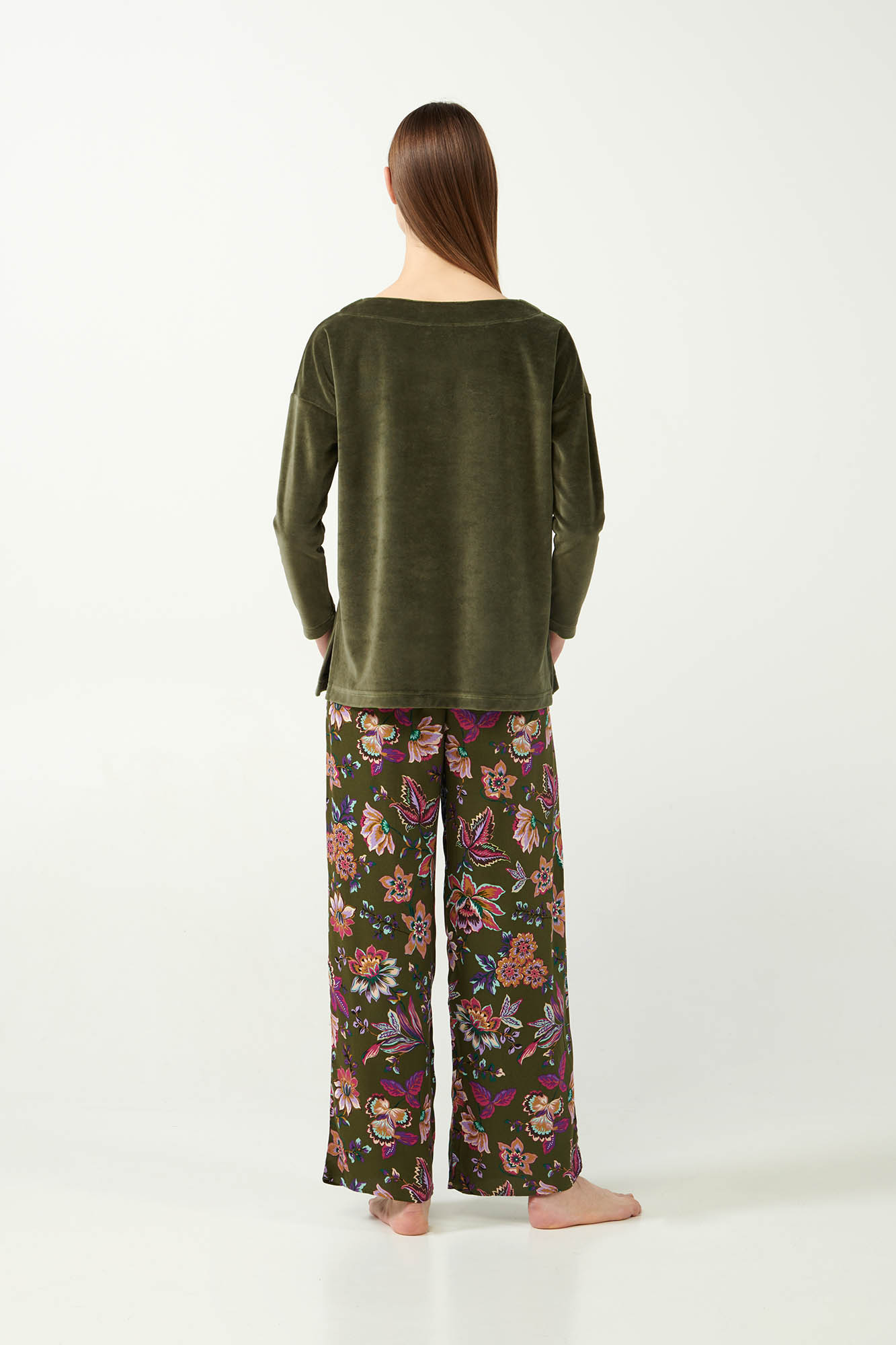 Φλοράλ Πυτζάμα με Τοπ από Βελούδο