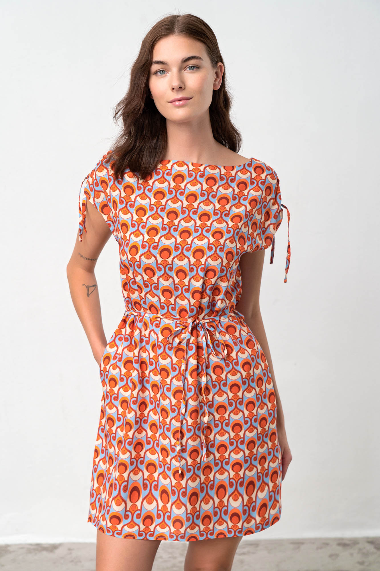 Φόρεμα με Κοντό Μανίκι