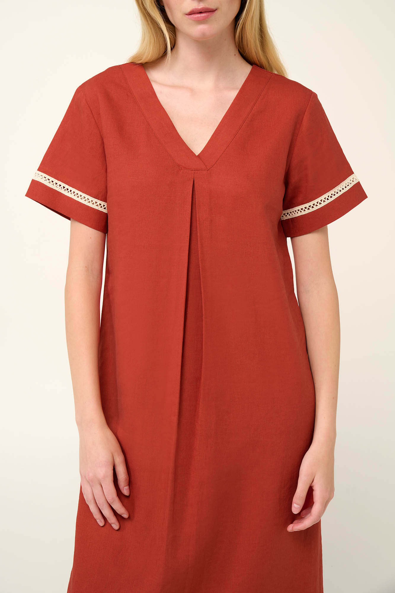 Καλοκαιρινό Φόρεμα με V Λαιμόκοψη