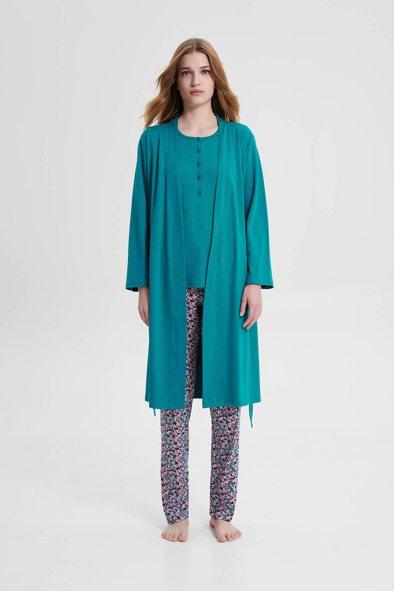 4_0838086206 Πυτζάμα με Πατιλέτα