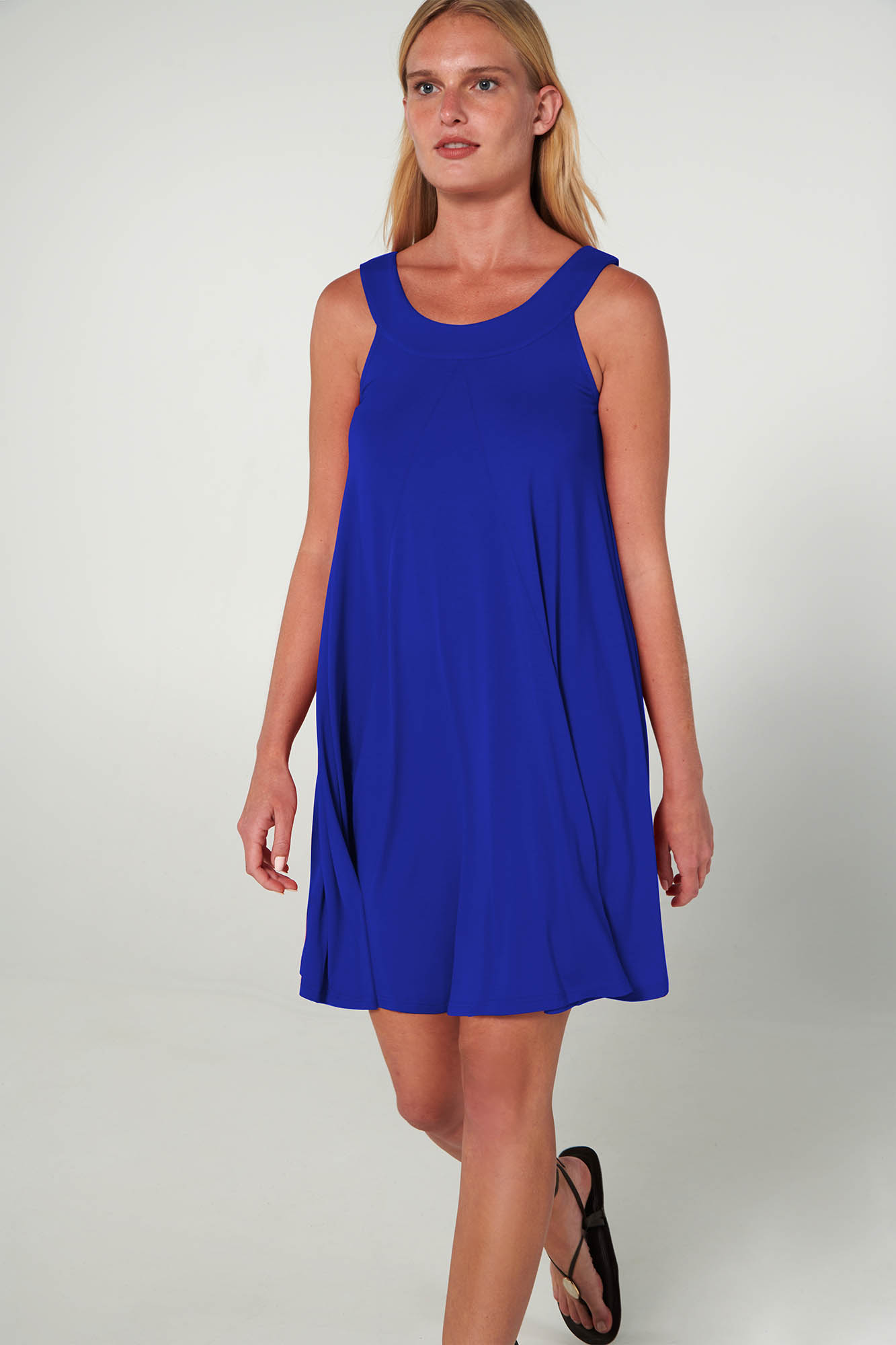 Μονόχρωμο Αμάνικο Φόρεμα