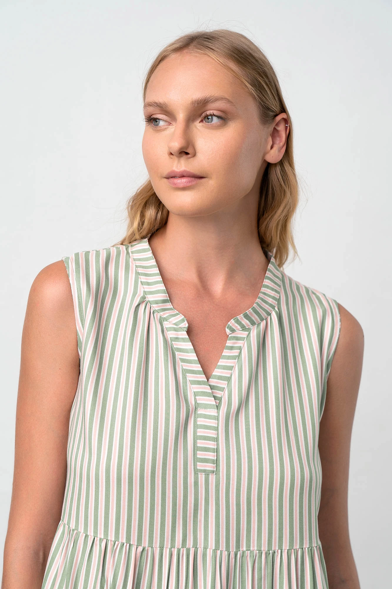 5_0848533788 Αμάνικο Ριγέ Νυχτικό