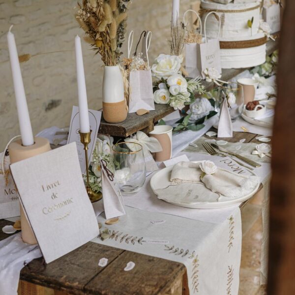 Beauty Home 10 χάρτινες ετικέτες θέσης με εφέ λινού με κορδόνι Μπεζ και χρυσό χαρτί 8 x 4 cm