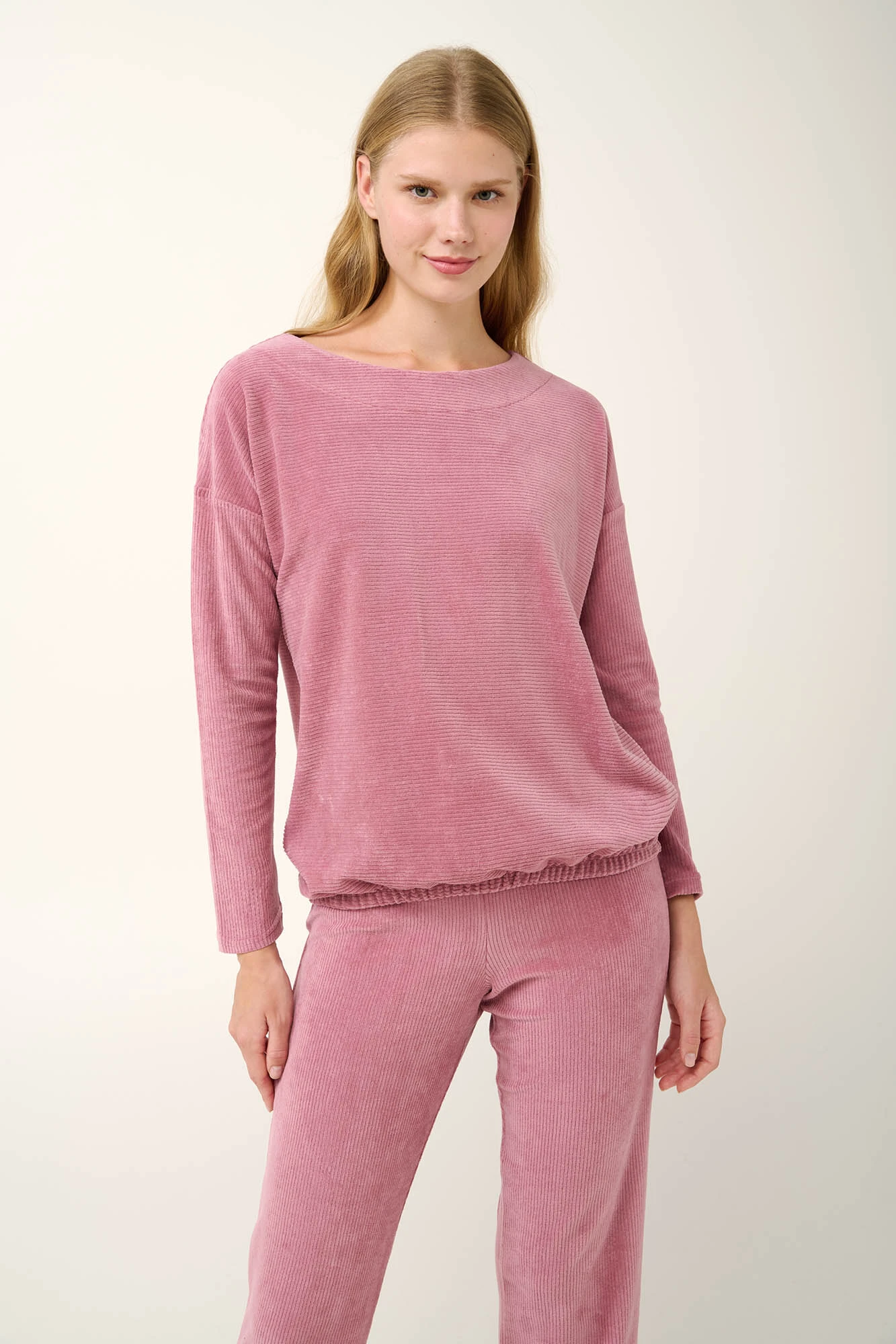 Γυναικείς Φόρμες Velvet