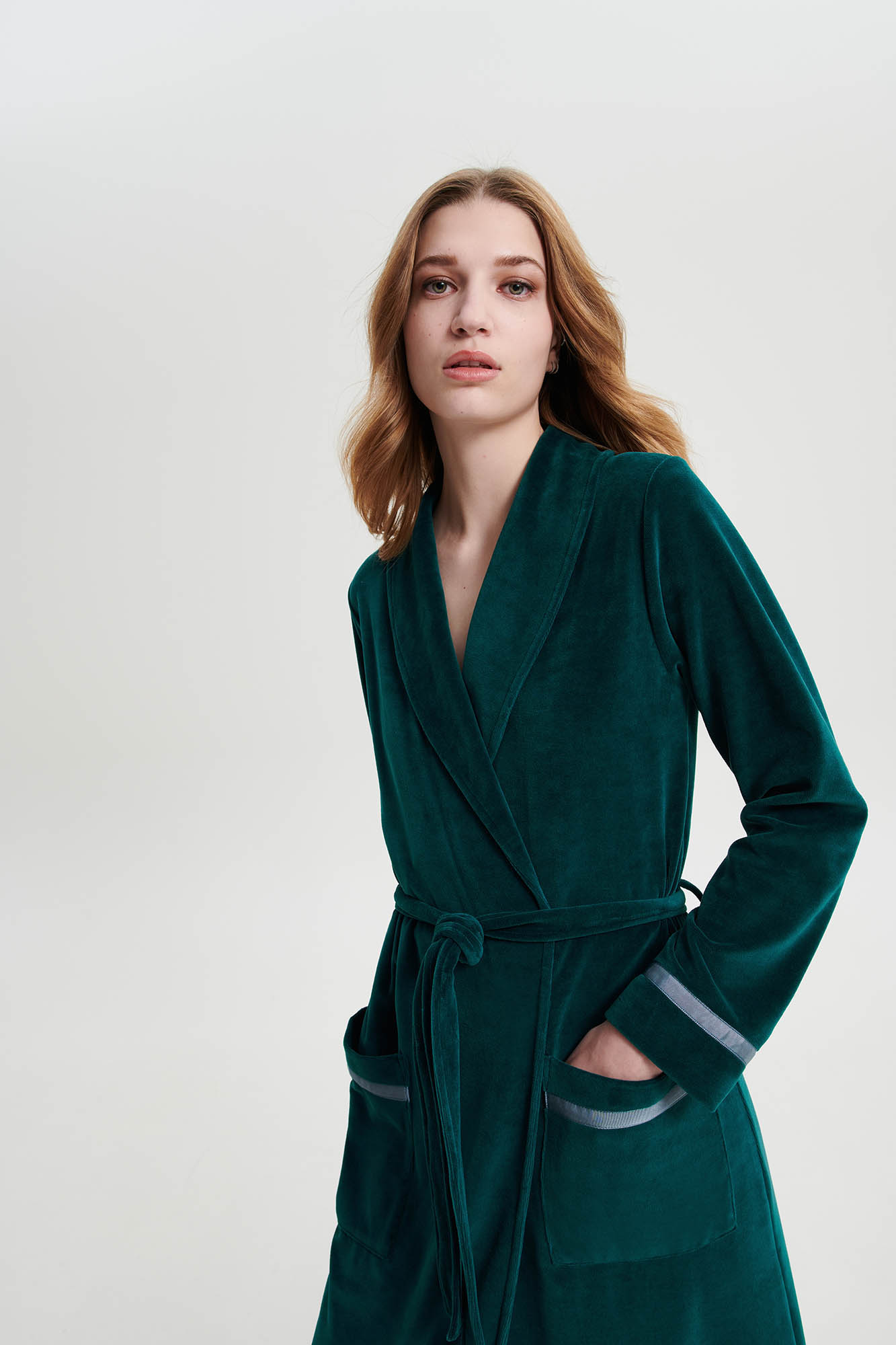 Μονόχρωμη Σταυρωτή Ρόμπα