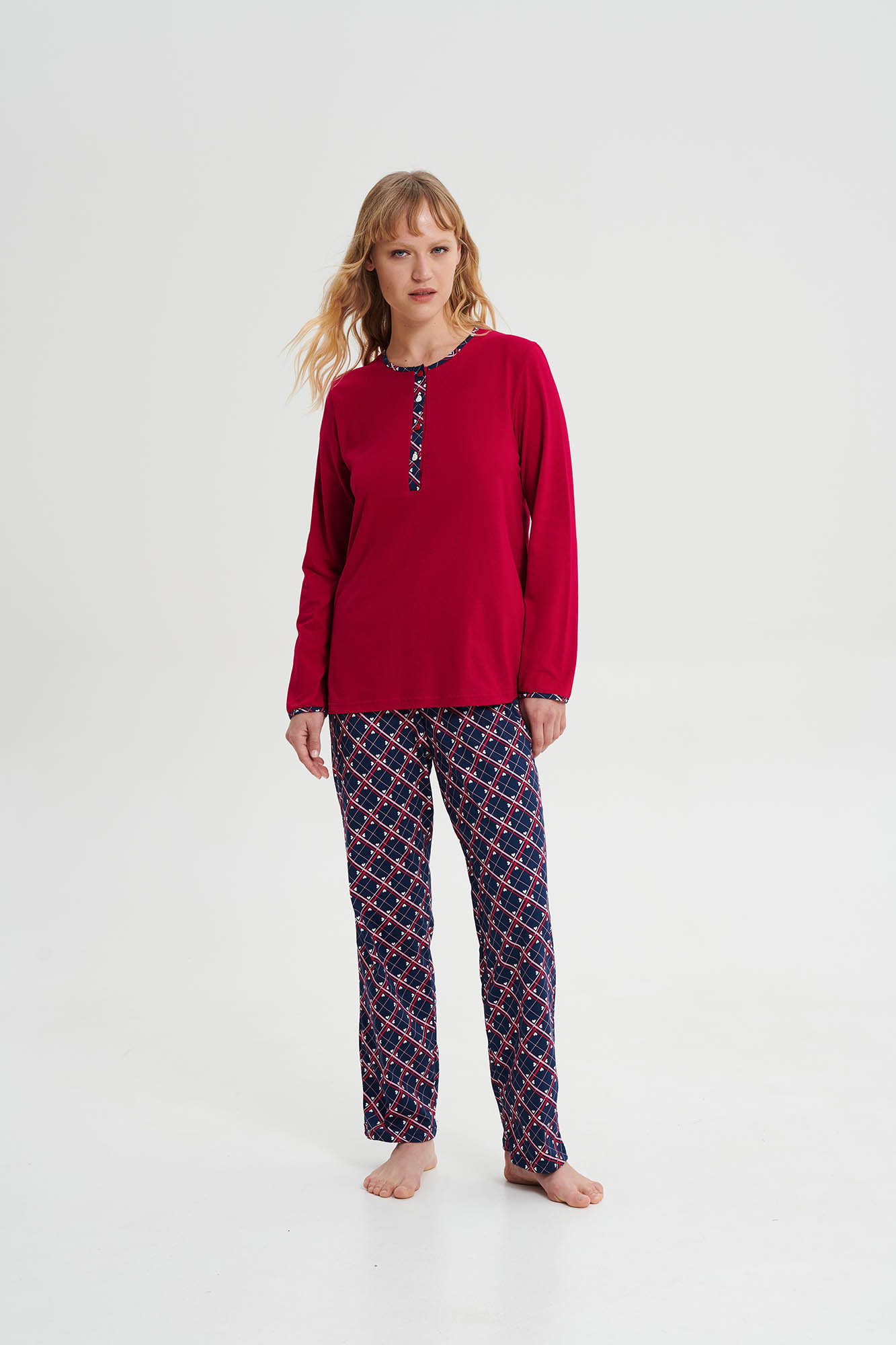 2_0286429098 Πυτζάμα με Πατιλέτα