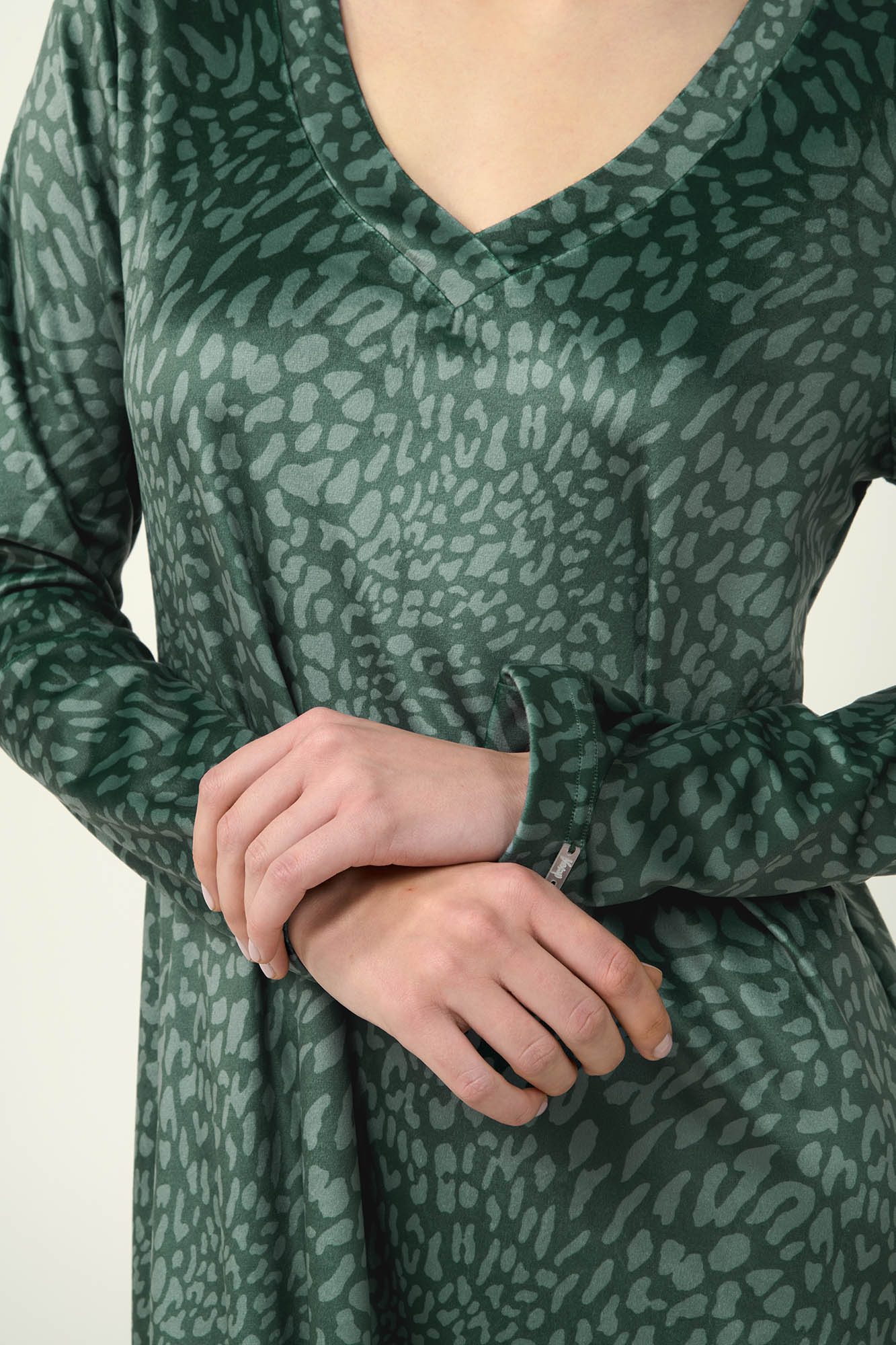 Γυναικείο Velvet Φόρεμα με V Λαιμόκοψη