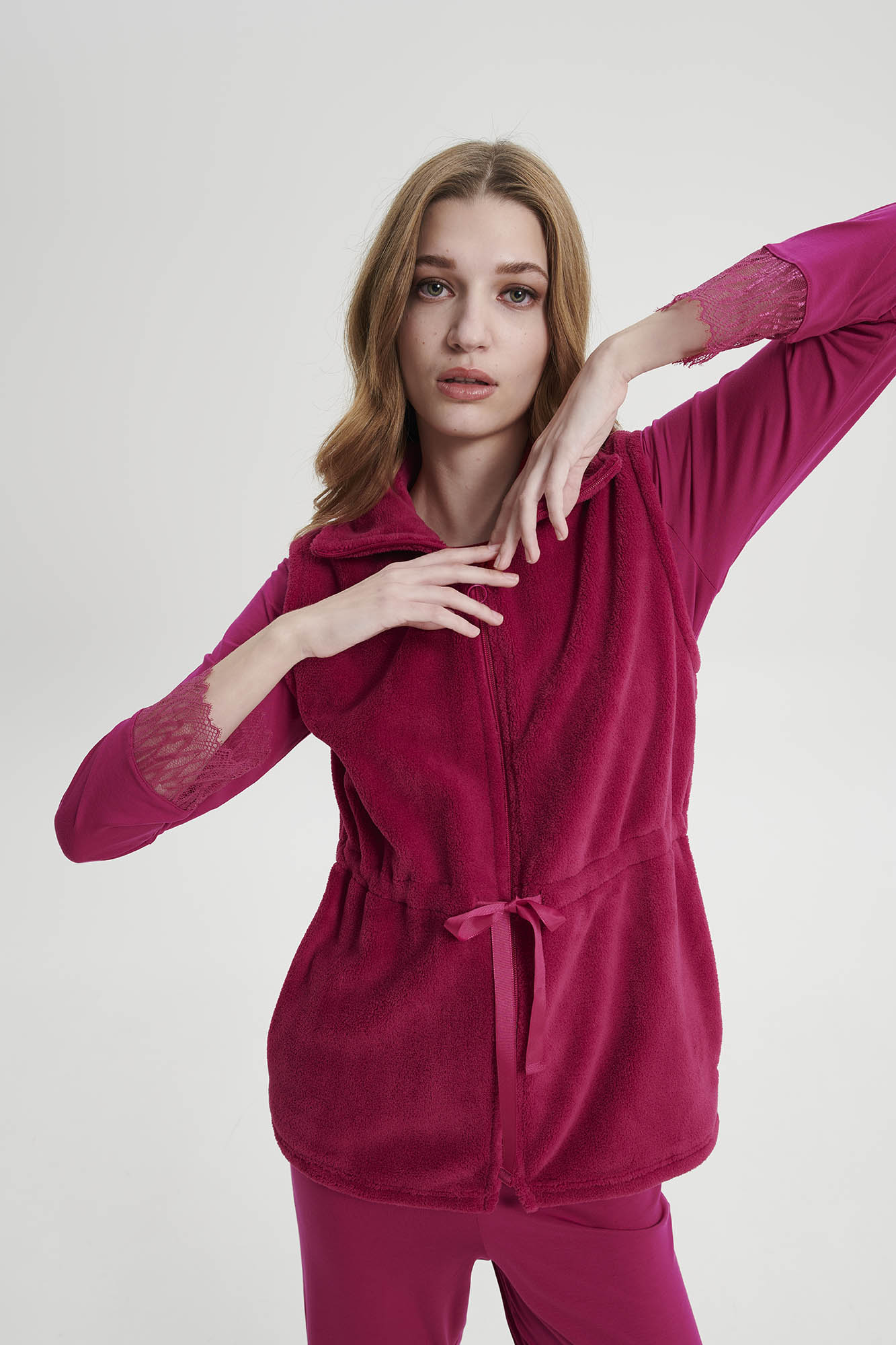 3_0892843666 Γιλέκο με Φερμουάρ