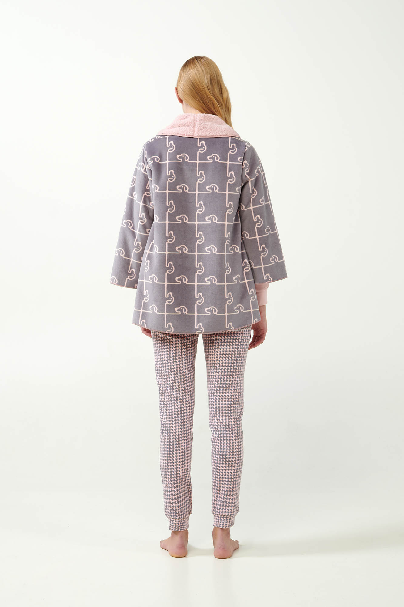 4_0479985750 Fleece Ρόμπα με Σκύλο-Παζλ Μοτίβο