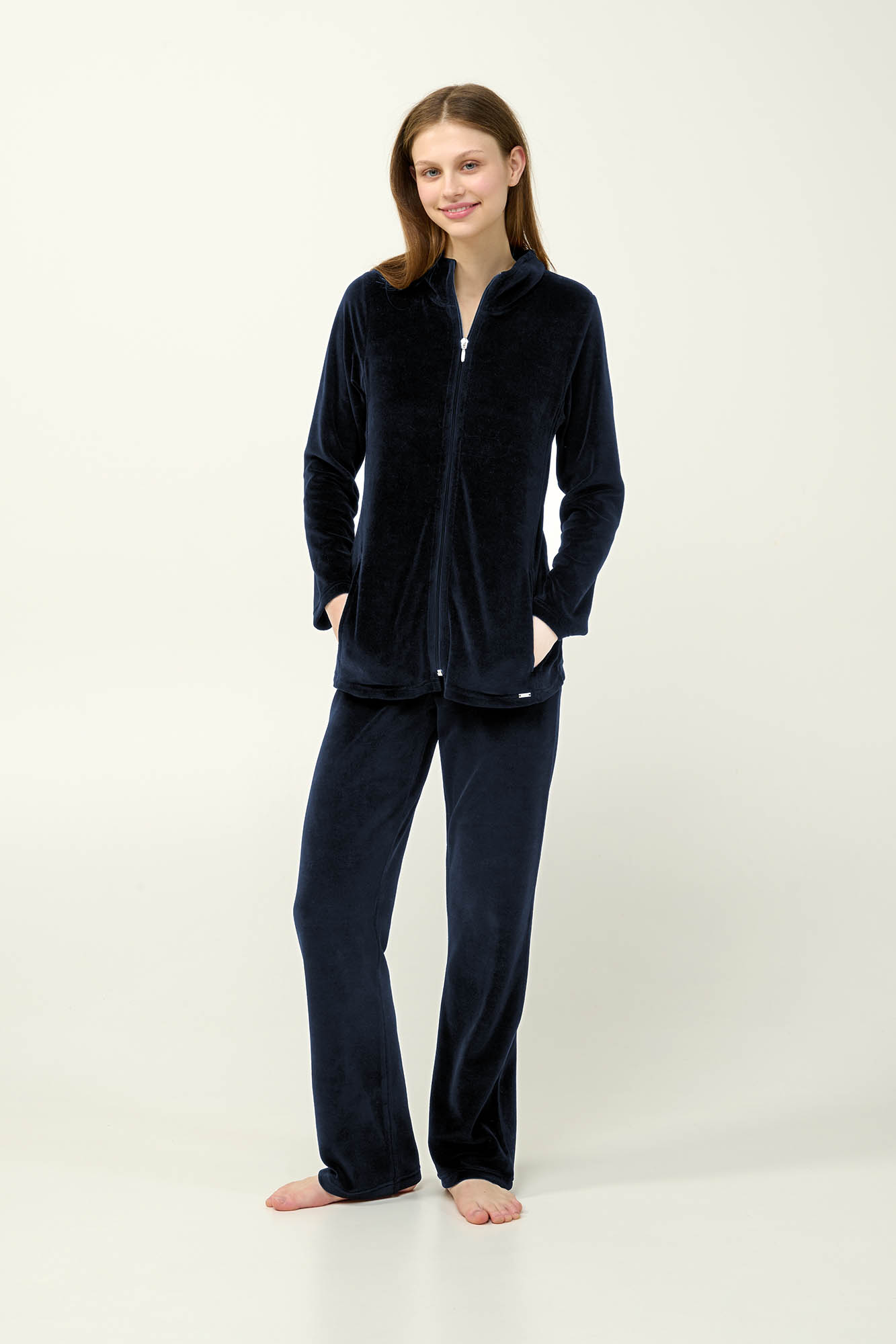 Γυναικεία Velvet Φόρμα με Φερμουάρ