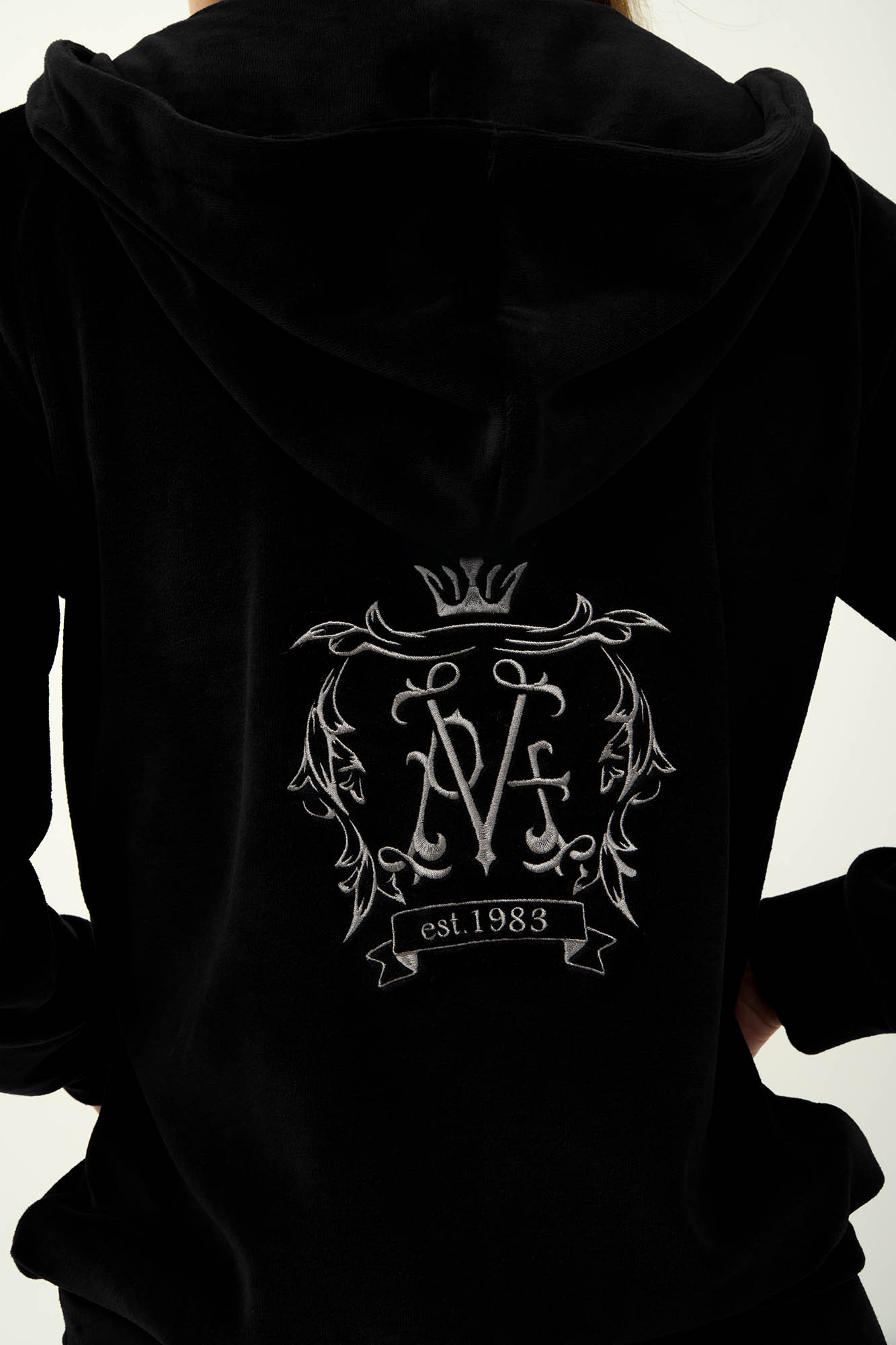 6_0856745833 Γυναικεία Velvet Φόρμα με Κουκούλα