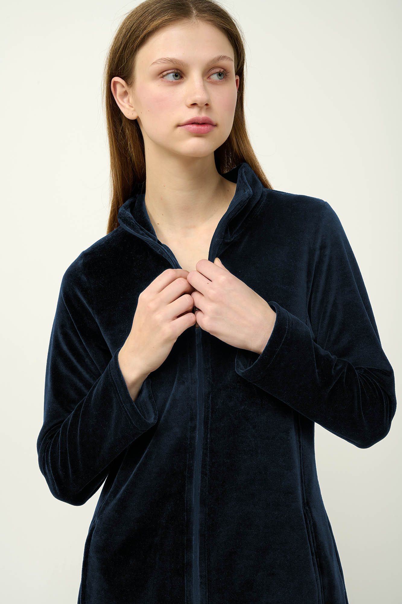 Γυναικεία Velvet Φόρμα με Φερμουάρ